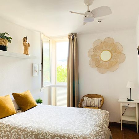 Habitacion Centrica Con Aire Acondicionado Bano Privado Nevera 카다케스 외부 사진