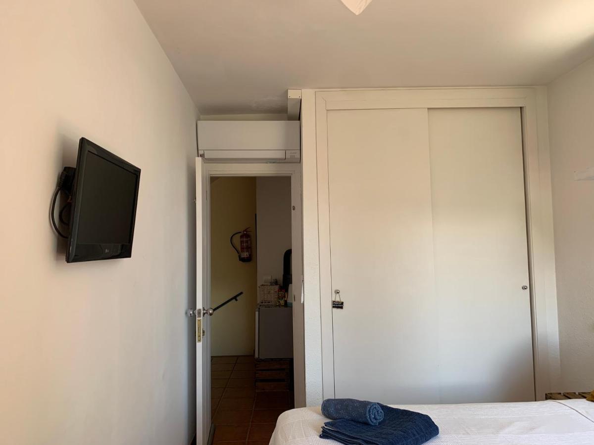 Habitacion Centrica Con Aire Acondicionado Bano Privado Nevera 카다케스 외부 사진
