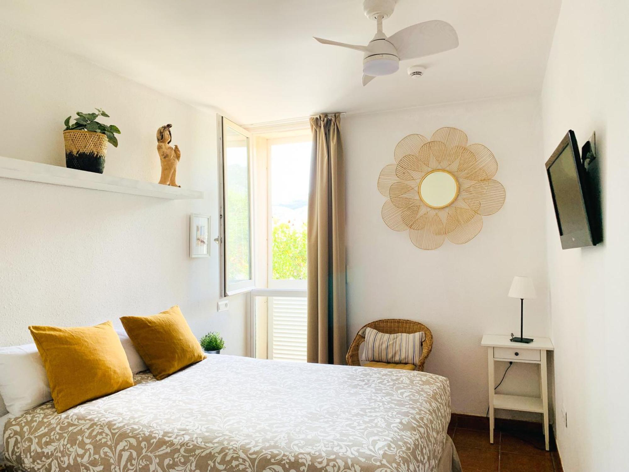 Habitacion Centrica Con Aire Acondicionado Bano Privado Nevera 카다케스 외부 사진